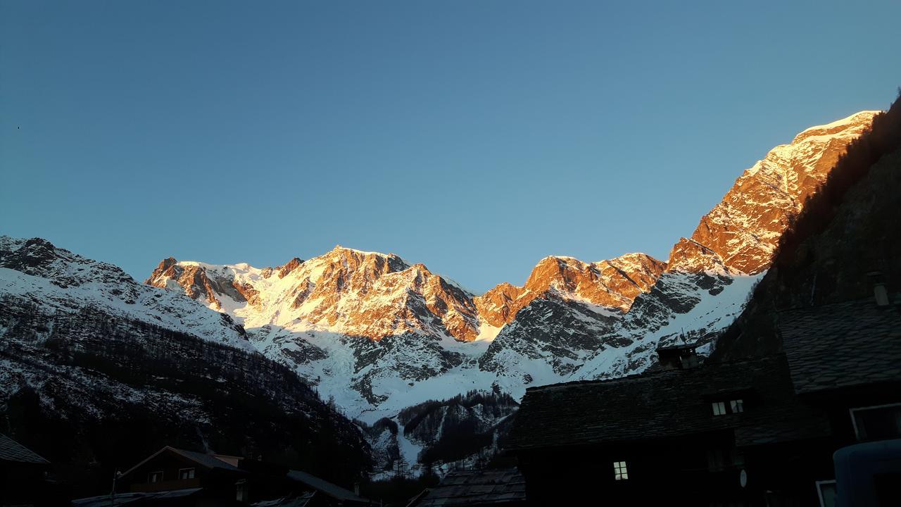 Casa Alpina De Filippi Hotel Macugnaga Exterior foto