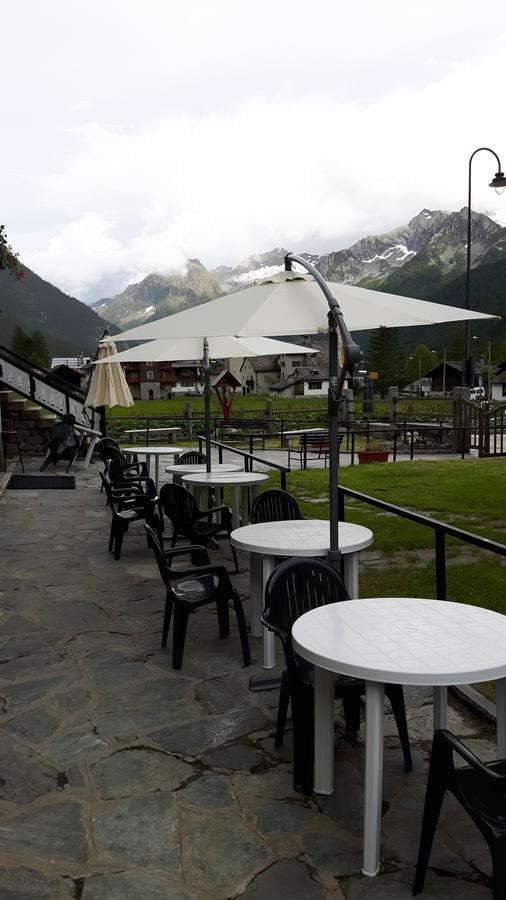 Casa Alpina De Filippi Hotel Macugnaga Exterior foto