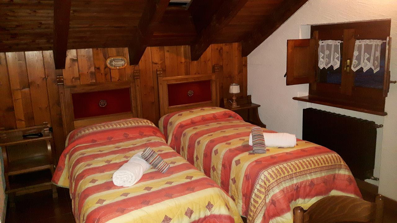 Casa Alpina De Filippi Hotel Macugnaga Exterior foto