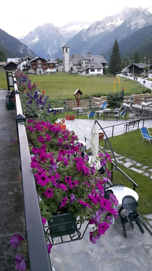 Casa Alpina De Filippi Hotel Macugnaga Exterior foto